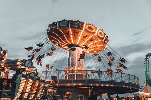 VR/AR技術(shù)在旅游業(yè)軟件開發(fā)中的應(yīng)用與變革